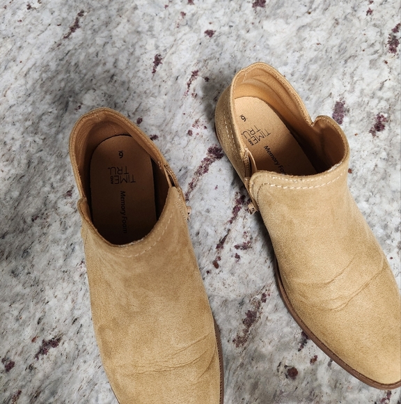 Tan boots size Womens 6 by Time and Tru - Picture 3 of 8